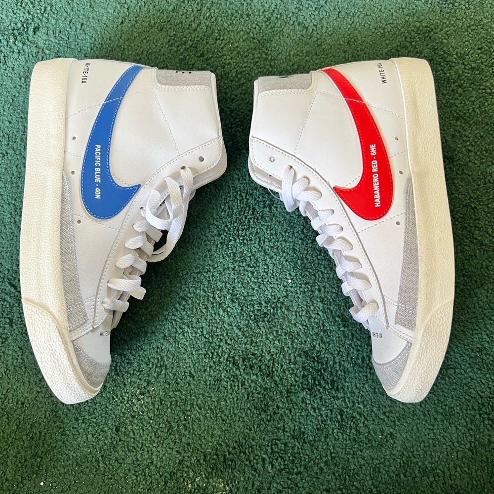 Nike 77 - Japanese Release - White High-Top Sneakers with Red and Blue Accents